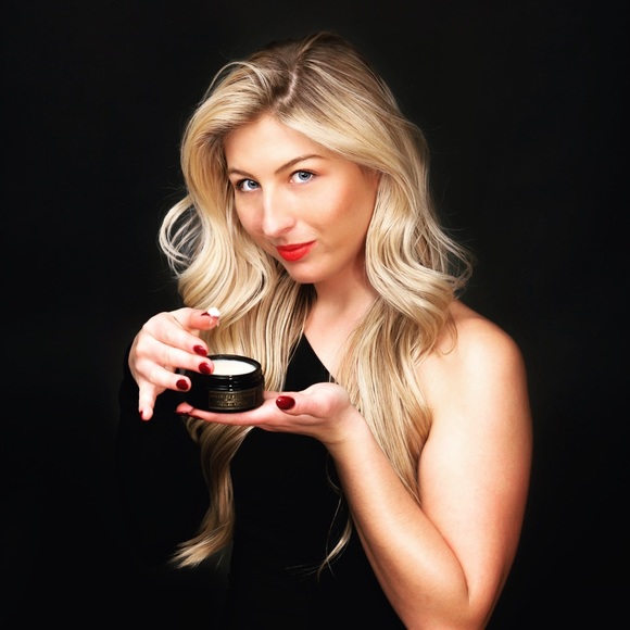 𝐁𝐎𝐔𝐉𝐄𝐄 𝐁𝐔𝐓𝐓𝐄𝐑© - Picture 2 of 4